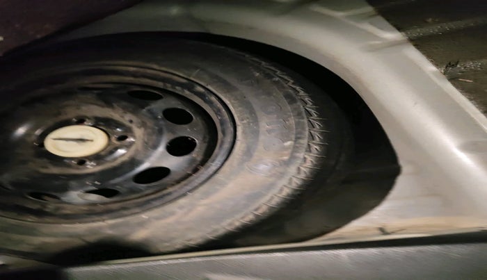 2011 Ford Figo ZXI 1.4 DIESEL, Diesel, Manual, 83,189 km, tyre