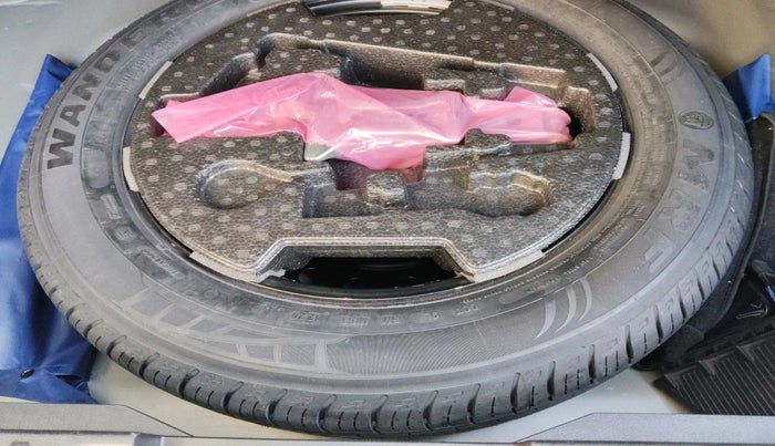 2020 Maruti Vitara Brezza ZXI PLUS AT SHVS, Petrol, Automatic, 32,775 km, tyre