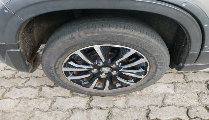 2020 Maruti Vitara Brezza ZXI PLUS AT SHVS, Petrol, Automatic, 32,775 km, tyre