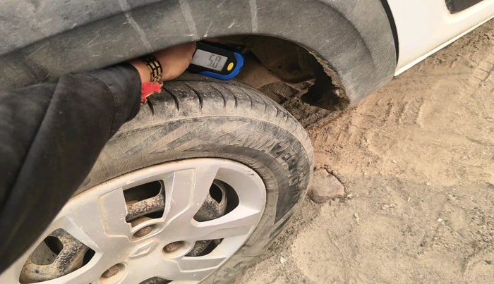 2016 Renault Kwid RXL, Petrol, Manual, 79,573 km, tyre