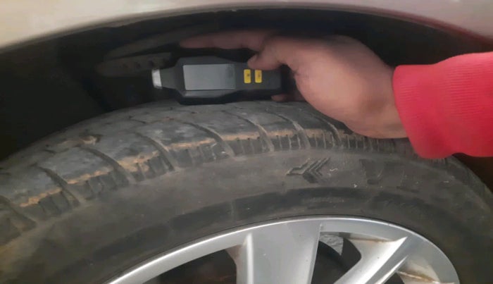 2016 Volkswagen Vento HIGHLINE 1.5 AT, Diesel, Automatic, 36,504 km, tyre