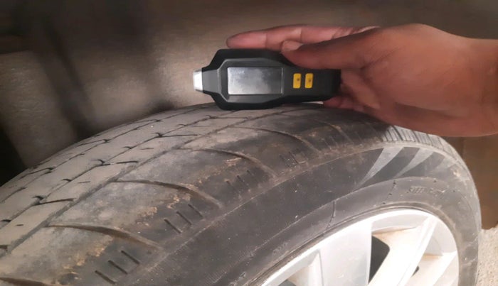 2016 Volkswagen Vento HIGHLINE 1.5 AT, Diesel, Automatic, 36,504 km, tyre