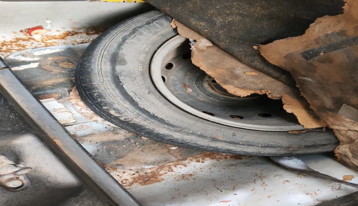 2013 Hyundai Verna FLUIDIC 1.6 VTVT EX, Petrol, Manual, 82,685 km, tyre