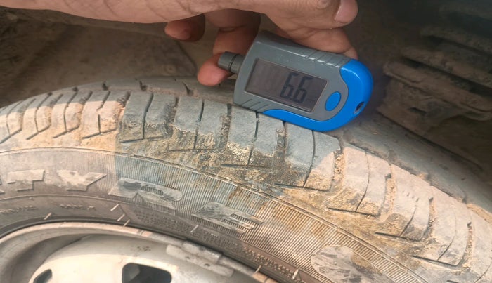 2020 Maruti Eeco 7 STR, Petrol, Manual, 61,629 km, tyre