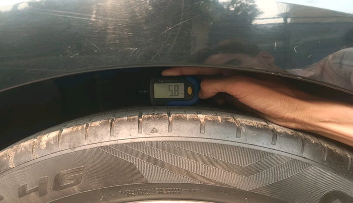 2017 Hyundai New Elantra 2.0 SX(O) AT PETROL, Petrol, Automatic, 77,041 km, tyre