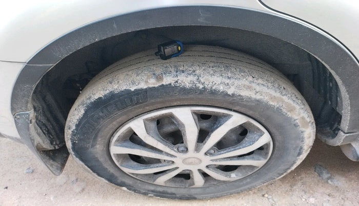 2014 Mahindra XUV500 W6, Diesel, Manual, 1,29,723 km, tyre