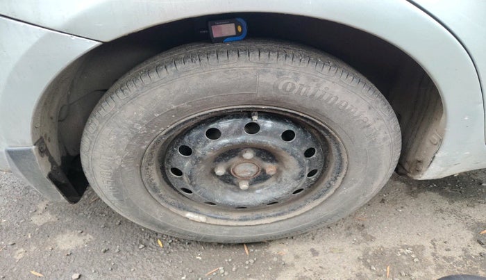 2012 Maruti Swift Dzire LXI, Petrol, Manual, 61,216 km, tyre