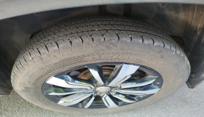 2019 MG HECTOR SUPER HYBRID 1.5 PETROL, Petrol, Manual, 54,846 km, tyre