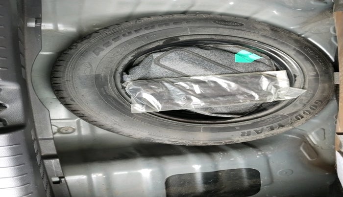 2021 Hyundai GRAND I10 NIOS SPORTZ 1.2 KAPPA VTVT, Petrol, Manual, 33,700 km, tyre