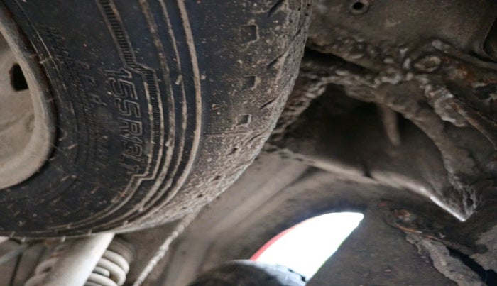 2014 Maruti Eeco 5 STR WITH A/C+HTR CNG, Petrol, Manual, 2,12,796 km, tyre