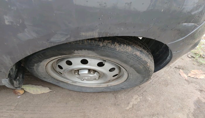 2014 Hyundai i10 MAGNA 1.1, Petrol, Manual, 44,601 km, tyre