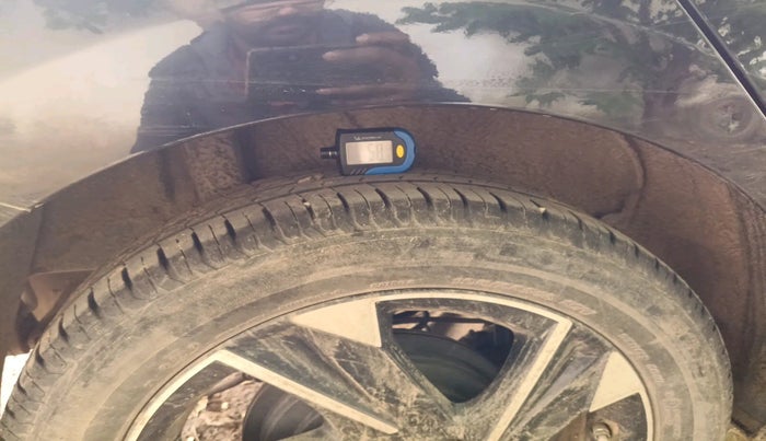 2022 Hyundai Verna SX (O)1.5 MPi, Petrol, Manual, 23,445 km, tyre