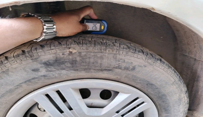 2014 Maruti Swift LXI, Petrol, Manual, 68,209 km, tyre