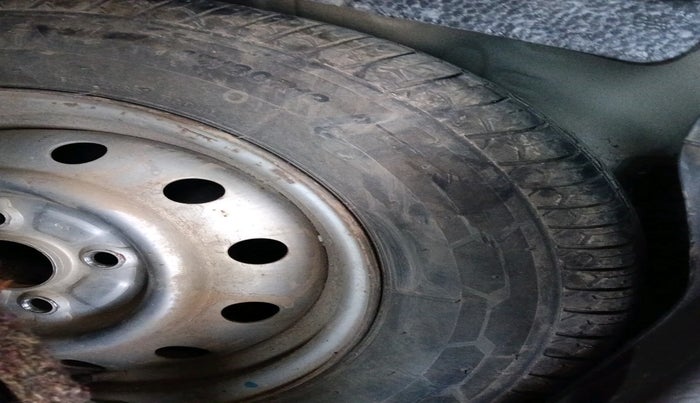 2011 Maruti Wagon R 1.0 LXI, Petrol, Manual, 47,762 km, tyre