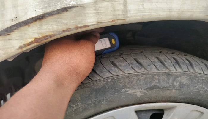 2010 Ford Figo ZXI 1.2 PETROL, Petrol, Manual, 52,966 km, tyre