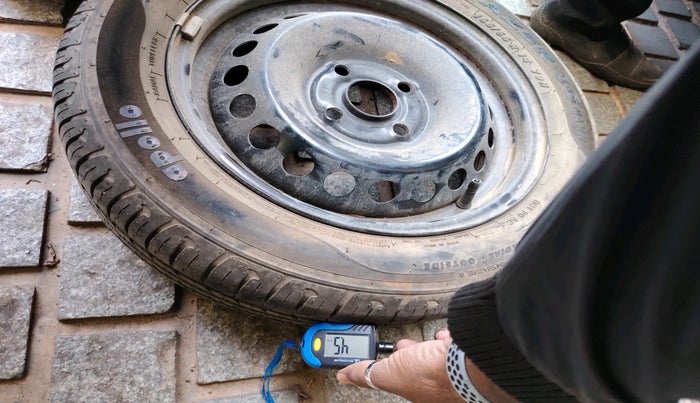 2014 Hyundai Grand i10 SPORTZ 1.1 CRDI, Diesel, Manual, 1,48,606 km, tyre