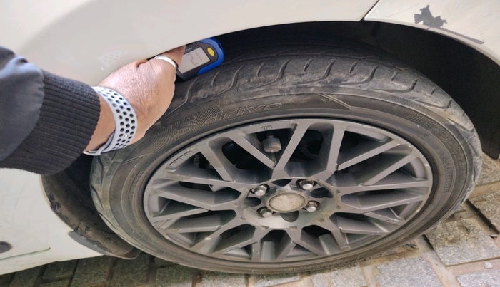 2014 Hyundai Grand i10 SPORTZ 1.1 CRDI, Diesel, Manual, 1,48,606 km, tyre