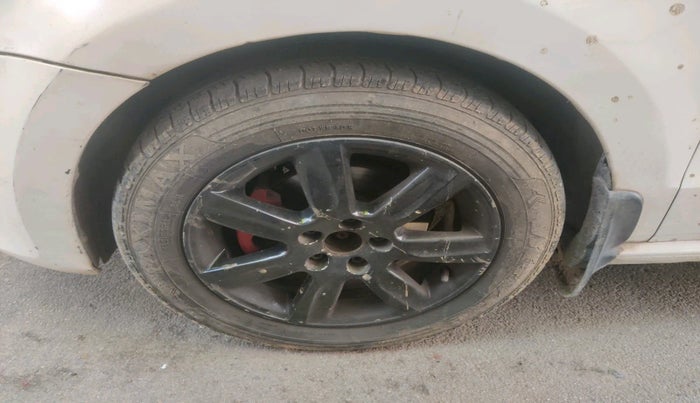 2012 Volkswagen Polo COMFORTLINE 1.2L, Diesel, Manual, 1,14,508 km, tyre