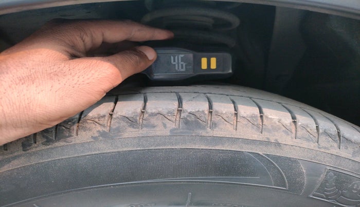 2016 Maruti S Cross ALPHA 1.6, Diesel, Manual, 48,156 km, tyre