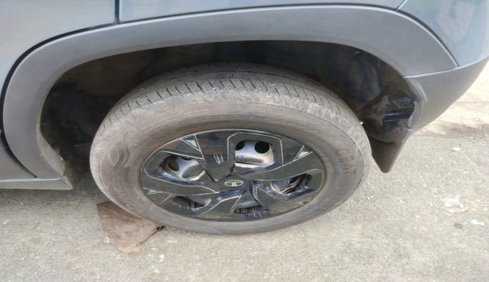 2024 Tata PUNCH ADVENTURE MT CNG , Petrol, Manual, 11,289 km, tyre