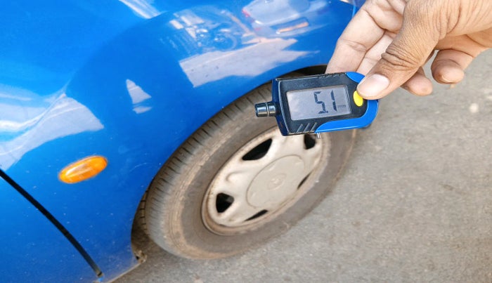 2011 Chevrolet Beat LT PETROL, Petrol, Manual, 57,637 km, tyre