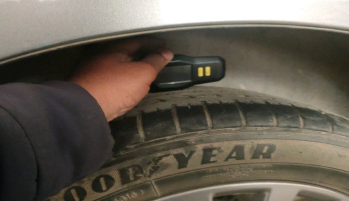 2016 Maruti Ciaz ZXI+, Petrol, Manual, 47,212 km, tyre