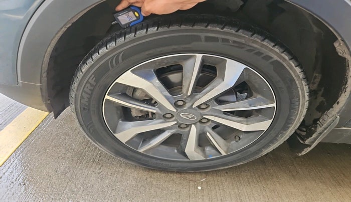 2021 Mahindra XUV300 W8 (O) 1.2 PETROL AMT, Petrol, Automatic, 42,908 km, tyre