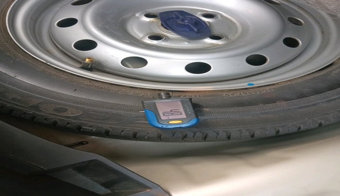 2018 Maruti Swift LXI, Petrol, Manual, 44,225 km, tyre