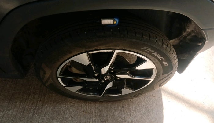 2021 Tata PUNCH CREATIVE  AMT, Petrol, Automatic, 30,857 km, tyre