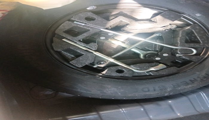 2021 Tata PUNCH CREATIVE  AMT, Petrol, Automatic, 30,857 km, tyre