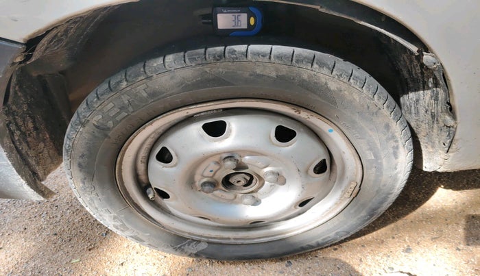 2010 Maruti Zen Estilo LX, Petrol, Manual, 1,33,519 km, tyre