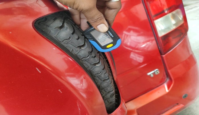 2016 Mahindra TUV300 T8, Diesel, Manual, 64,253 km, tyre