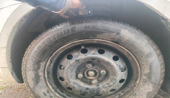 2011 Maruti Swift VXI, Petrol, Manual, 44,968 km, tyre