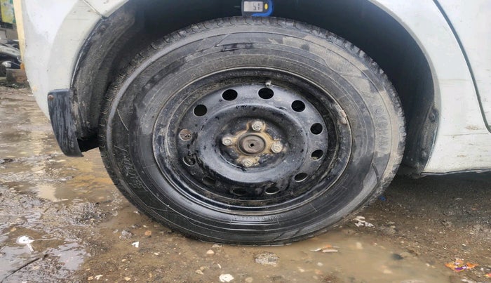 2011 Maruti Swift VXI, Petrol, Manual, 44,968 km, tyre