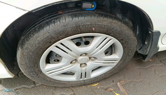 2010 Honda City 1.5L I-VTEC S MT, Petrol, Manual, 1,53,835 km, tyre