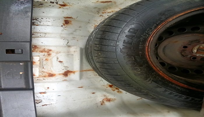 2010 Honda City 1.5L I-VTEC S MT, Petrol, Manual, 1,53,835 km, tyre