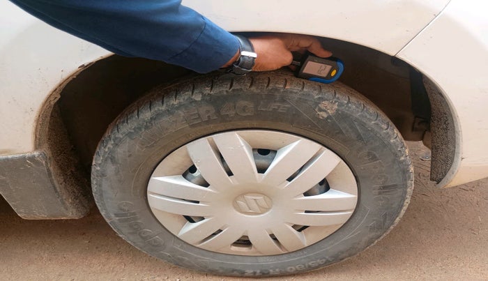 2016 Maruti Alto 800 LXI, Petrol, Manual, 1,12,655 km, tyre