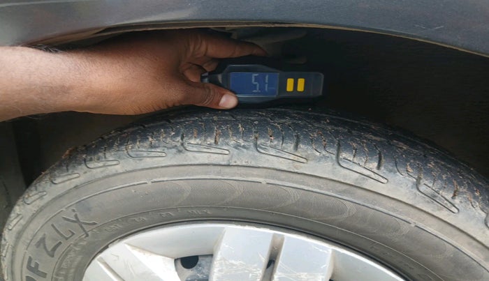 2017 Maruti Alto 800 LXI, Petrol, Manual, 75,489 km, tyre