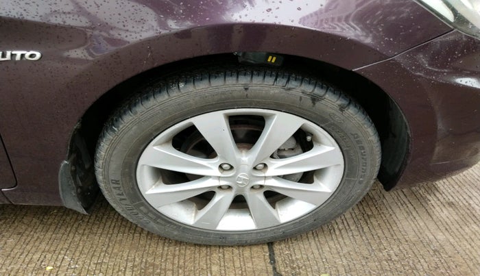 2013 Hyundai Verna FLUIDIC 1.6 VTVT SX AT, Petrol, Automatic, 64,857 km, tyre