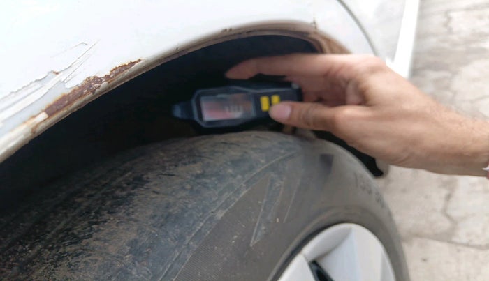 2013 Maruti A Star VXI (ABS) AT, Petrol, Automatic, 1,38,355 km, tyre