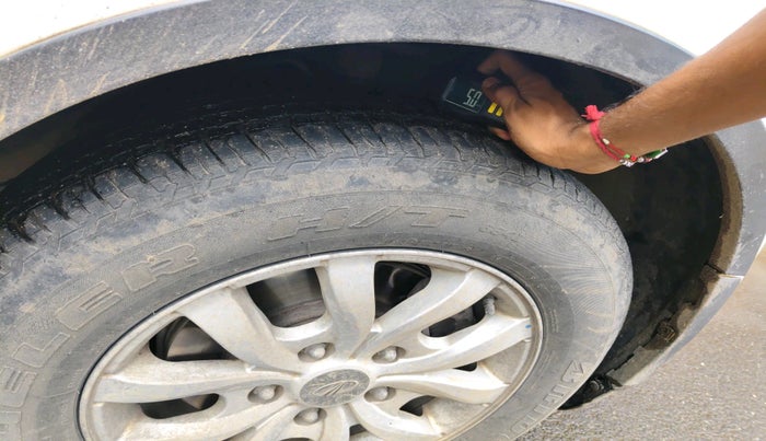 2017 Mahindra XUV500 W9, Diesel, Manual, 96,184 km, tyre