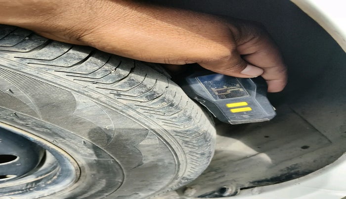 2015 Maruti Swift VDI ABS, Diesel, Manual, 4,06,483 km, tyre