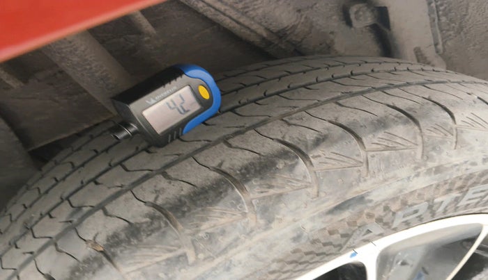 2017 Renault Duster 85 PS RXS MT DIESEL, Diesel, Manual, 1,14,689 km, tyre