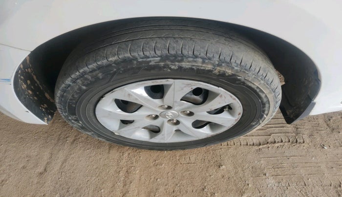 2017 Hyundai Elite i20 SPORTZ 1.4 CRDI, Diesel, Manual, 2,60,447 km, tyre