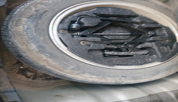 2013 Hyundai New Elantra 1.8 SX MT VTVT, Petrol, Manual, 1,35,786 km, tyre