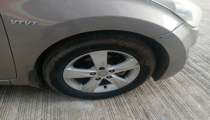 2013 Hyundai New Elantra 1.8 SX MT VTVT, Petrol, Manual, 1,35,786 km, tyre