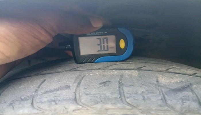 2017 Maruti Ciaz DELTA DIESEL 1.3, Diesel, Manual, 1,57,617 km, tyre