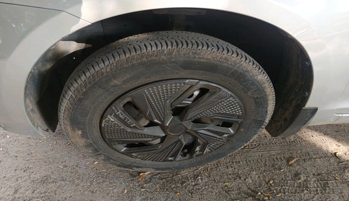 2016 Maruti Swift VXI, Petrol, Manual, 25,950 km, tyre