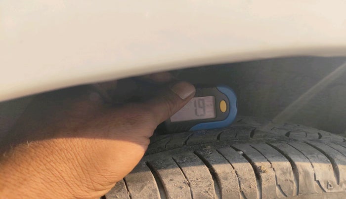 2015 Honda City 1.5L I-VTEC SV CVT, Petrol, Automatic, 1,99,585 km, tyre