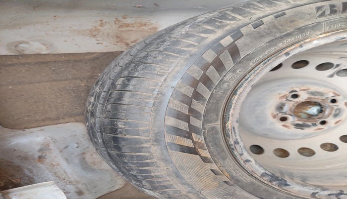 2015 Honda City 1.5L I-VTEC SV CVT, Petrol, Automatic, 1,99,585 km, tyre